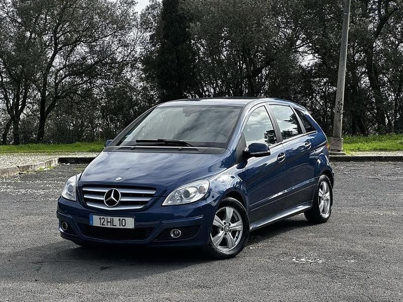 Usado Mercedes B180 136 HP (100 kW) 2009 Monovolume