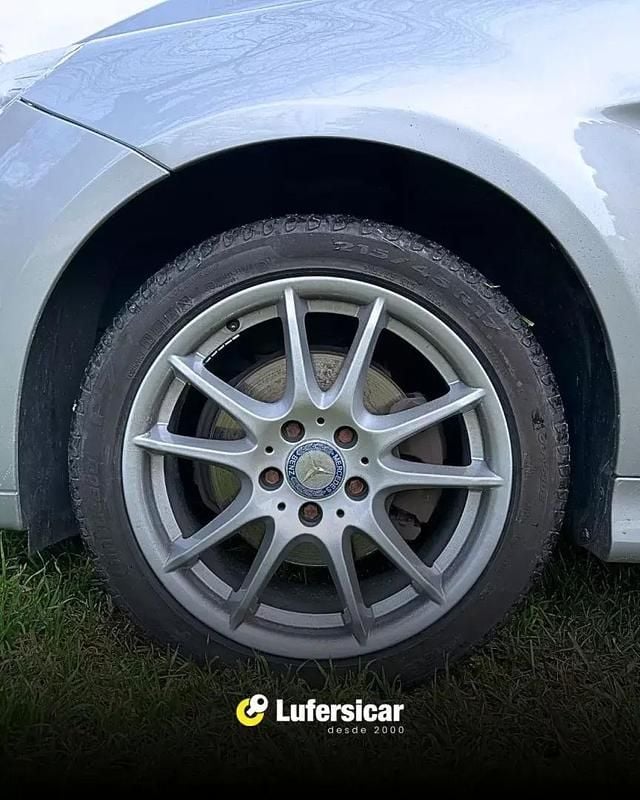 Usado Mercedes B180 109 HP (80 kW) 2010 Cinza prata Monovolume