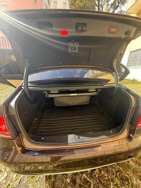 Usado Mercedes E300 204 HP (150 kW) 2015 Outra Sedan