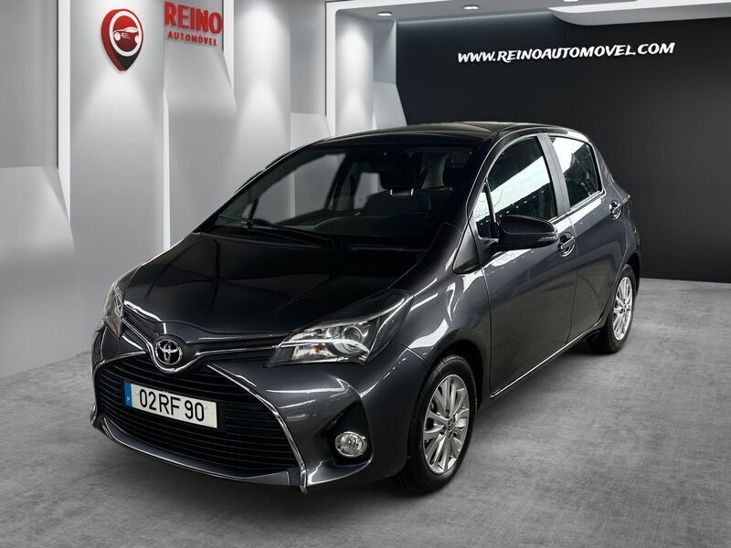 Cinza Usado 2016 Toyota Yaris Active Citadino | € 14.900 (Preço elevado) - Imagem 1/4