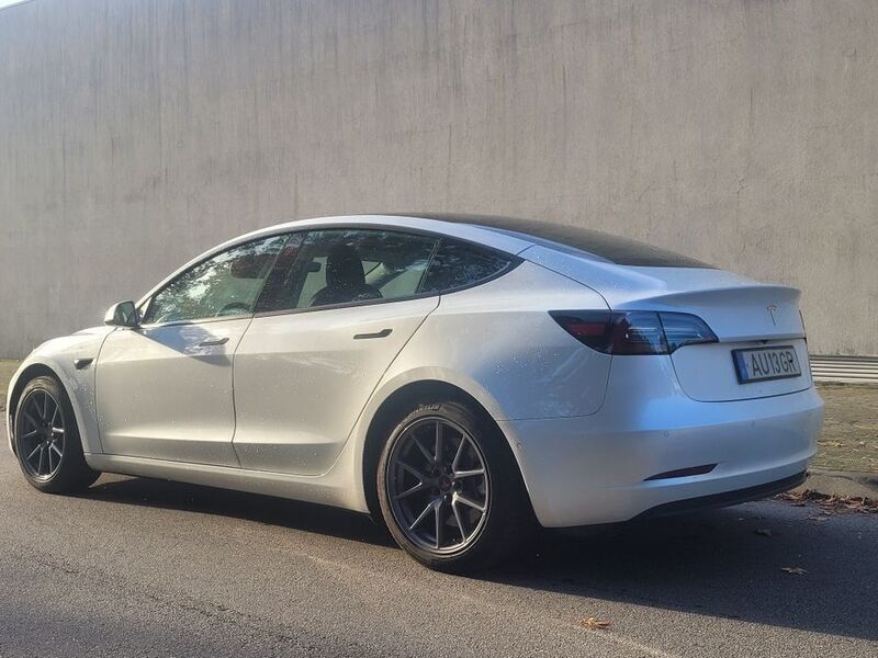Usado 2021 Tesla Model 3 Sedan | € 24.250 (Bom preço) - Imagem 1/4