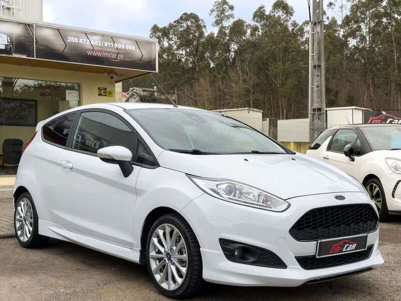 Branco Usado 2014 Ford Fiesta Citadino | € 8.990 (Preço justo) - Imagem 1/4