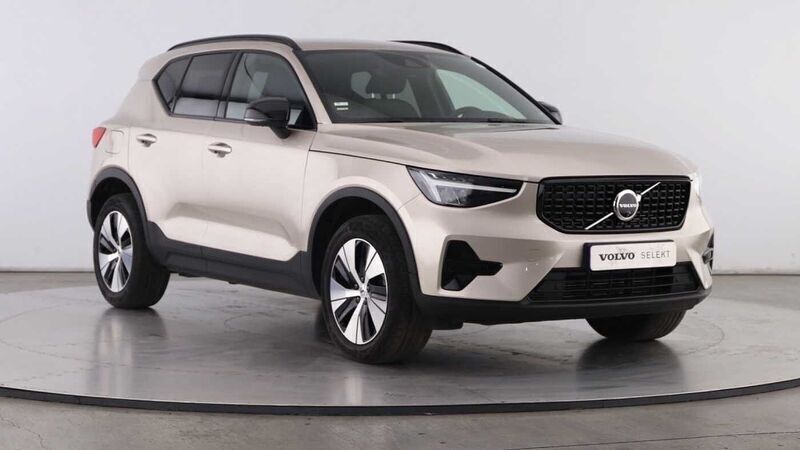 Cinzento Usado 2024 Volvo XC40 SUV | € 43.950 (Caro) - Imagem 1/4