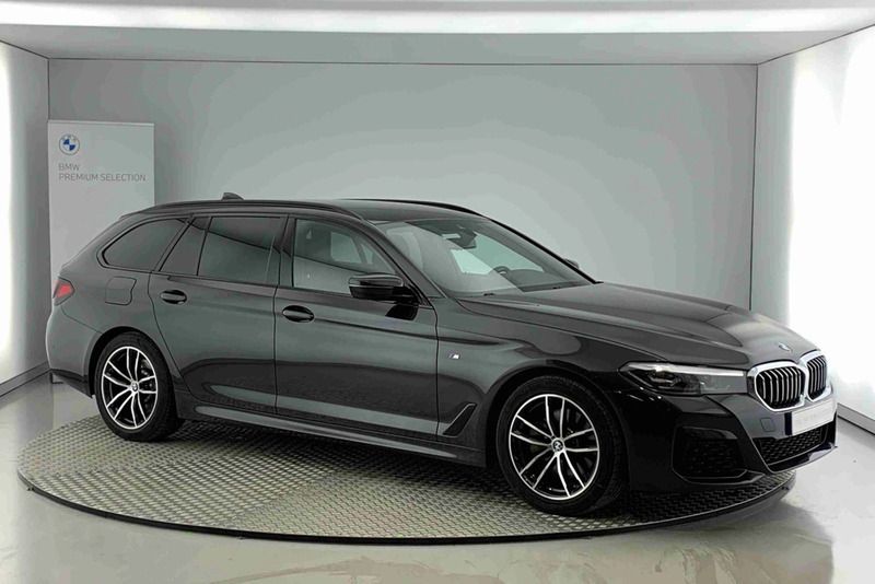 Cinzento Usado 2023 BMW 520 Carrinha | € 52.900 (Caro) - Imagem 1/4