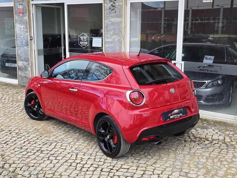 Usado Alfa Romeo MiTo Distinctive 120 HP (88 kW) 2011 Vermelho Citadino