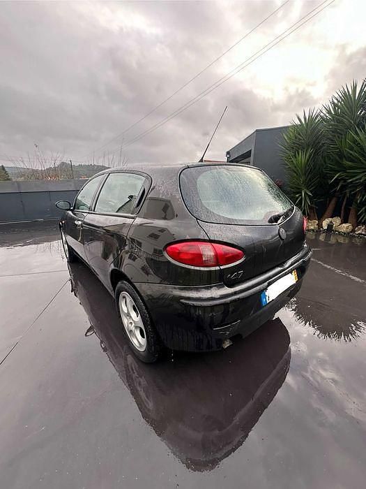 Usado Alfa Romeo 147 140 HP (102 kW) 2004 Citadino