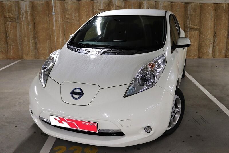 Branco Usado 2016 Nissan Leaf Tekna Citadino | € 8.980 - Imagem 1/4
