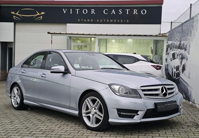 Usado Mercedes C250 Avantgarde 204 HP (150 kW) 2013 Cinza Sedan