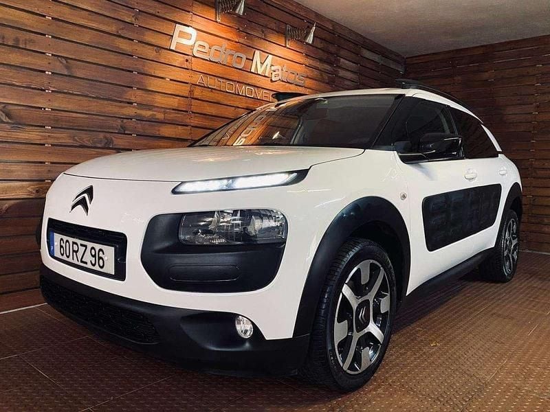 Branco Usado 2016 Citroën C4 Cactus Citadino | € 9.850 (Preço justo) - Imagem 1/4