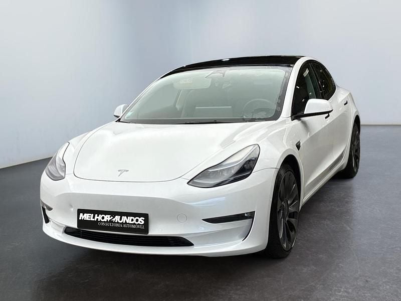 Branco Usado 2022 Tesla Model 3 Long Range AWD Sedan | € 35.900 (Preço justo) - Imagem 1/4