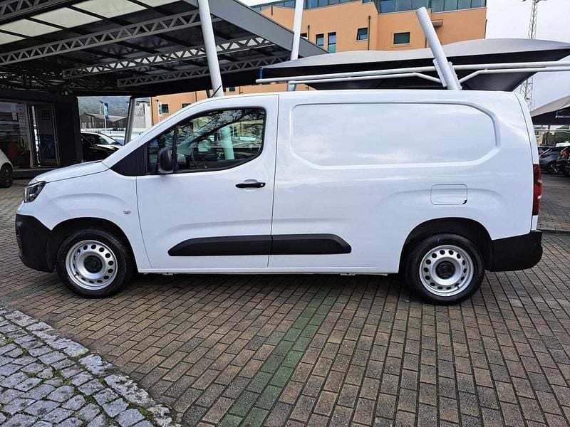 Usado Fiat Doblò 100 HP (73 kW) 2023 Branco Monovolume