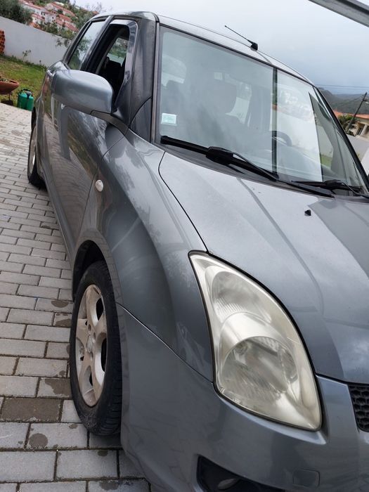 Usado 2005 Suzuki Swift Sedan | € 6.200 - Imagem 1/4