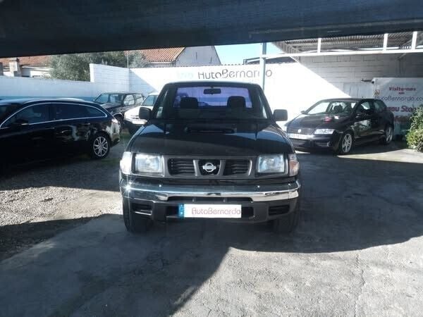 Preto Usado 2000 Nissan Navara Pickup | € 14.650 - Imagem 1/4