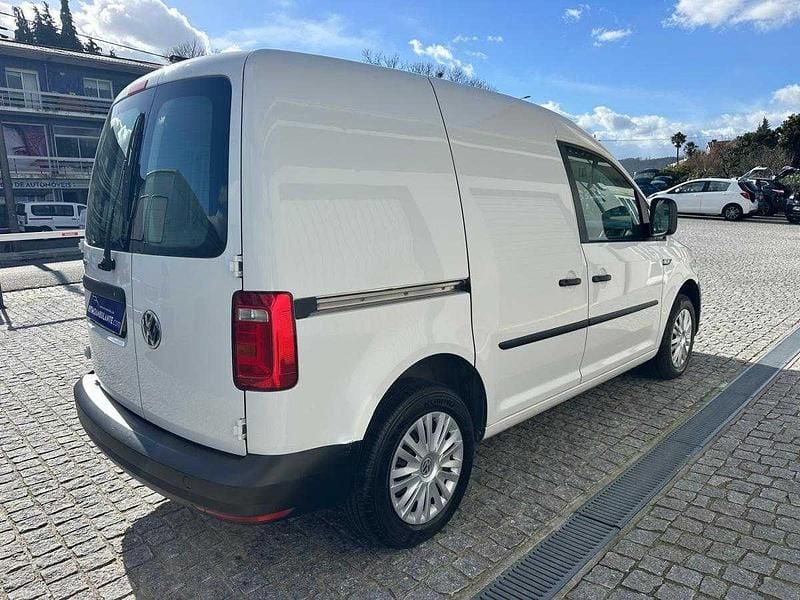 Usado VW Caddy 102 HP (75 kW) 2018 Branco Monovolume
