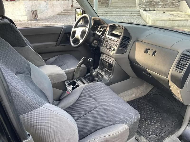 Usado Mitsubishi Pajero 160 HP (117 kW) 2000 Preto SUV