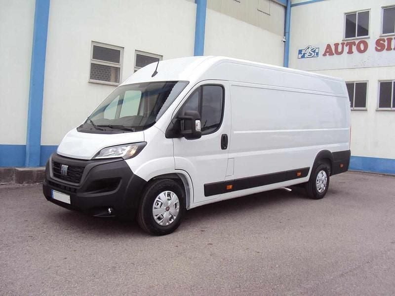 Usado Fiat Ducato 140 HP (102 kW) 2023 Branco Van