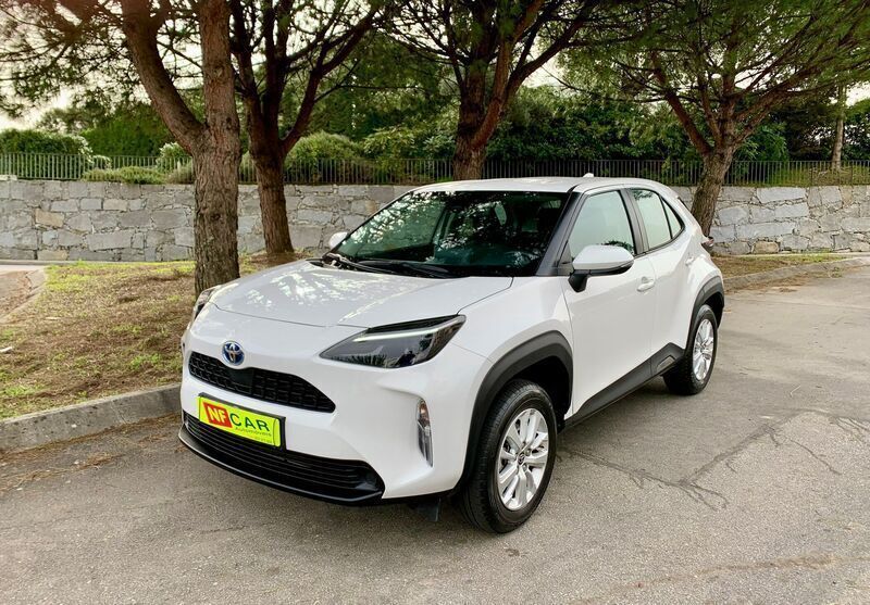 Branco Usado 2023 Toyota Yaris Hybrid | € 24.900 (Caro) - Imagem 1/4
