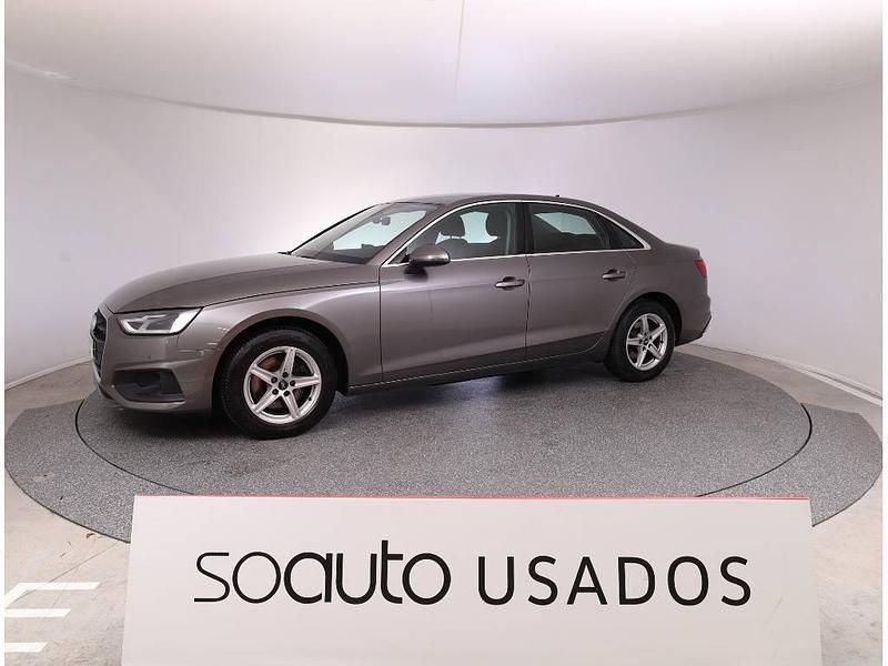 Usado Audi A4 Business 163 HP (119 kW) 2021 Cinzento escuro Sedan