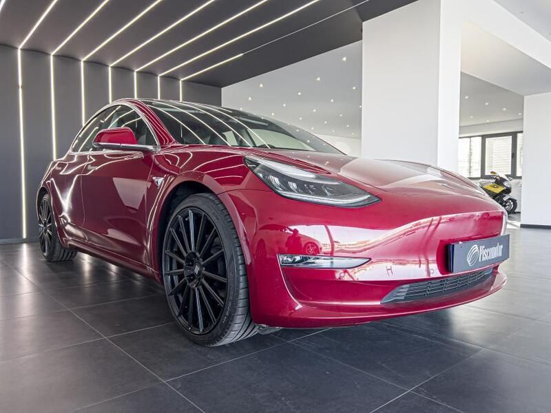 Vermelho Usado 2019 Tesla Model 3 Sedan | € 31.900 - Imagem 1/4