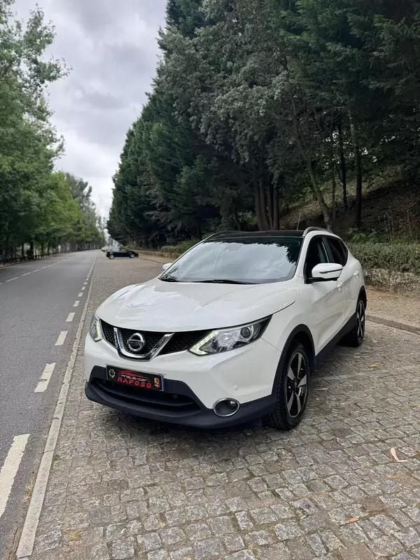Branco Usado 2015 Nissan Qashqai Pure SUV | € 16.500 (Caro) - Imagem 1/4
