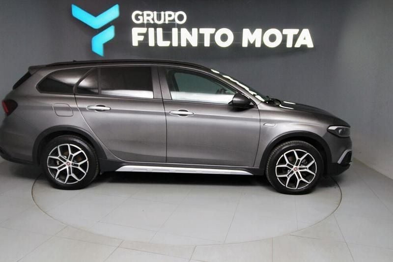 Cinza Usado 2023 Fiat Tipo | € 17.240 (Preço justo) - Imagem 1/4