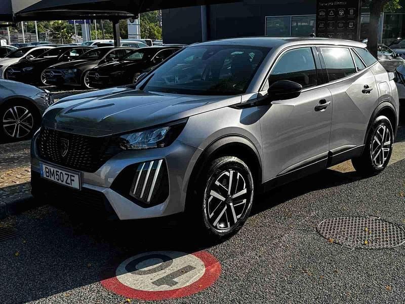 Cinzento Usado 2024 Peugeot e-2008 Active SUV | € 32.490 (Caro) - Imagem 1/4