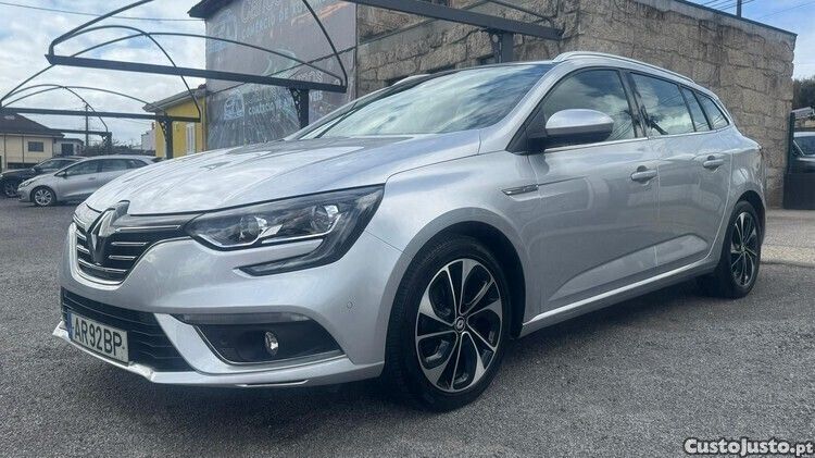 Cinza Usado 2018 Renault Mégane IV Intens Carrinha | € 12.490 (Preço justo) - Imagem 1/1