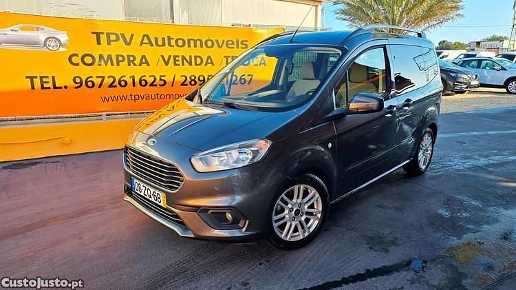 Cinza Usado 2019 Ford Tourneo Titanium Monovolume | € 13.950 - Imagem 1/1