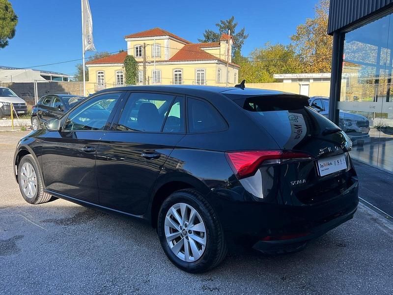 Usado Skoda Scala 116 HP (85 kW) 2024 Preto Citadino