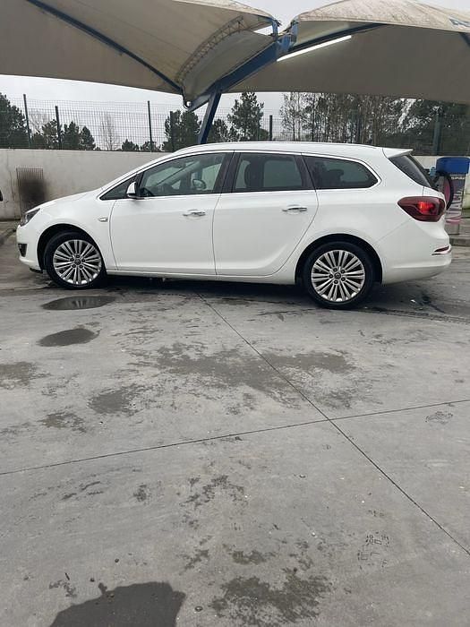 Usado Opel Astra Cosmo 131 HP (96 kW) 2012 Sedan