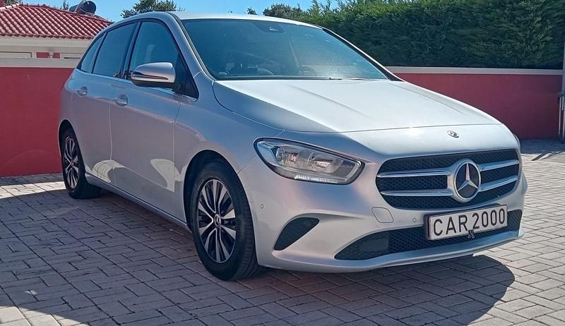 Cinza Usado 2020 Mercedes B180 Business Monovolume | € 24.990 (Preço elevado) - Imagem 1/4