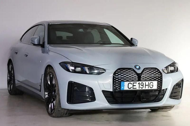 Usado BMW i4 250 kW (340 HP) 2025 Cinza Sedan