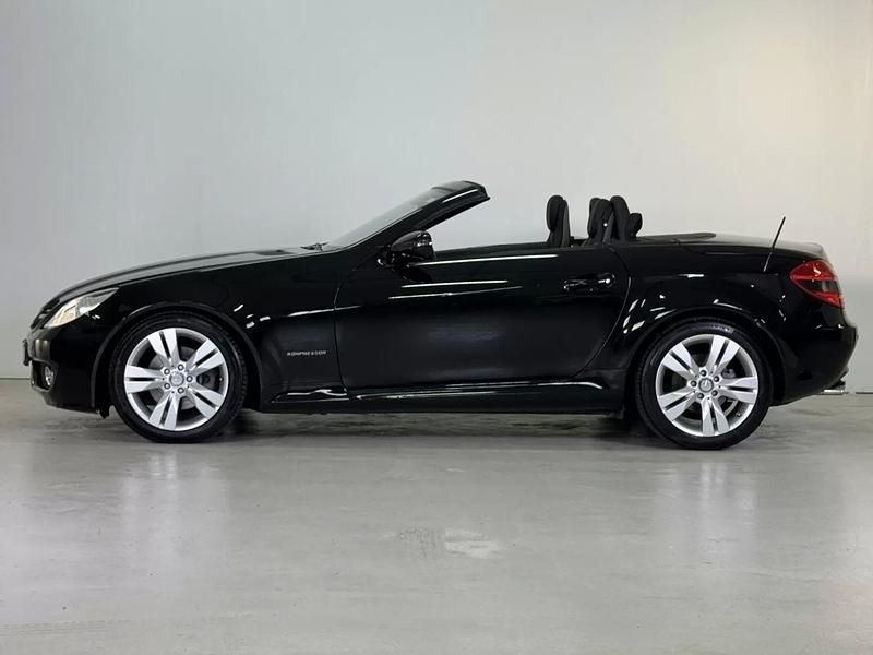 Usado Mercedes SLK200 183 HP (134 kW) 2010 Preto Cabrios