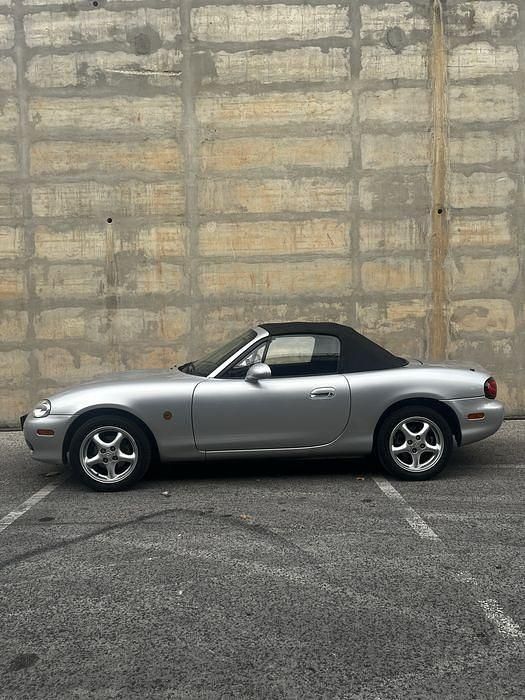 Usado Mazda MX5 110 HP (80 kW) 2003 Cabrios
