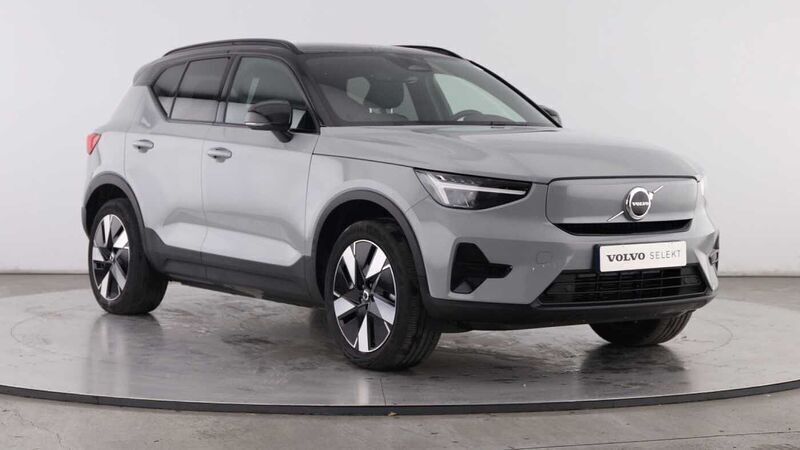 Prateado Usado 2024 Volvo XC40 SUV | € 45.200 (Caro) - Imagem 1/4