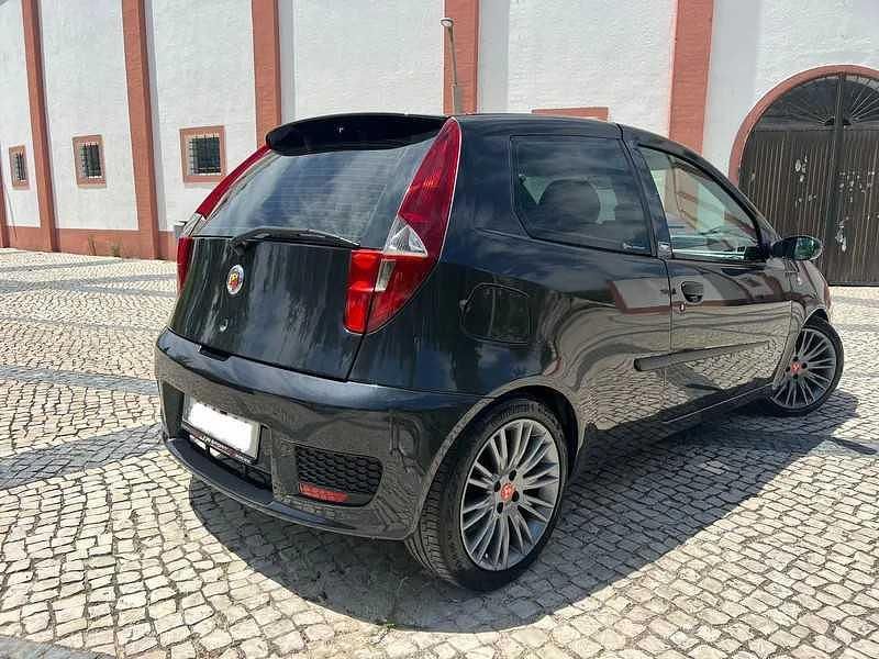Usado Fiat Punto 70 HP (51 kW) 2005 Preto Citadino