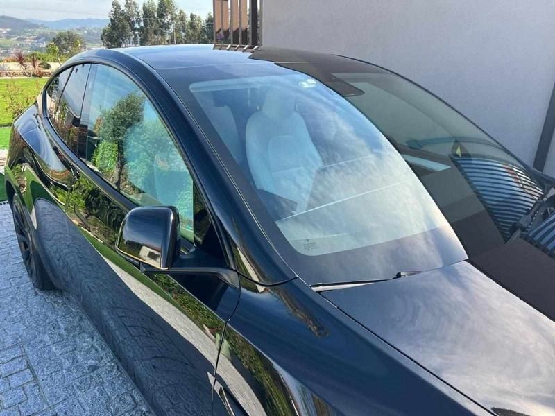 Preto Usado 2023 Tesla Model Y Standard Range SUV | € 43.500 (Bom preço) - Imagem 1/4