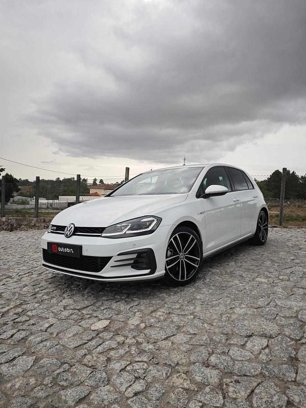 Branco Usado 2018 VW Golf VII GTD Citadino | € 27.990 (Preço elevado) - Imagem 1/4