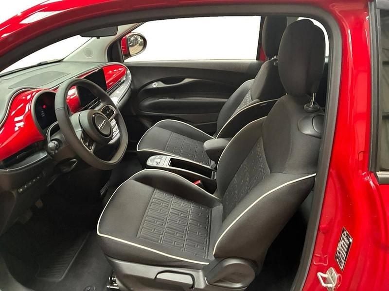 Usado Fiat 500e 69 kW (95 HP) 2023 Vermelho Citadino