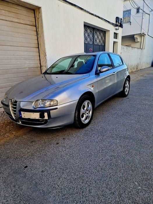 Usado 2004 Alfa Romeo 147 Citadino | € 3.990 - Imagem 1/4