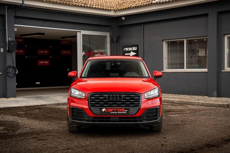 Usado Audi Q2 Advanced 116 HP (85 kW) 2020 Vermelho SUV