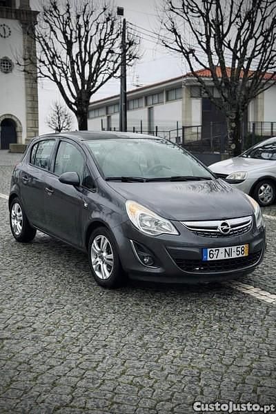 Cinza Usado 2012 Opel Corsa Enjoy Citadino | € 5.900 (Preço justo) - Imagem 1/1
