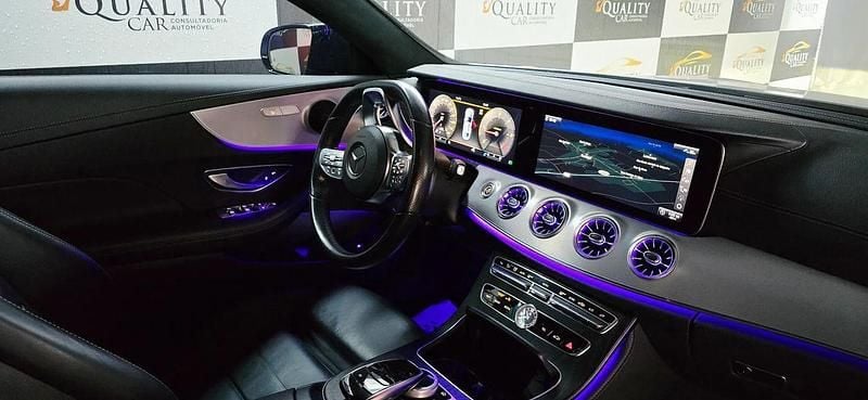 Usado Mercedes E220 AMG line 194 HP (142 kW) 2020 Cinza Citadino