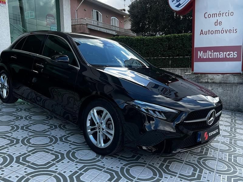 Usado Mercedes A200 Progressive 163 HP (119 kW) 2023 Preto cinzento