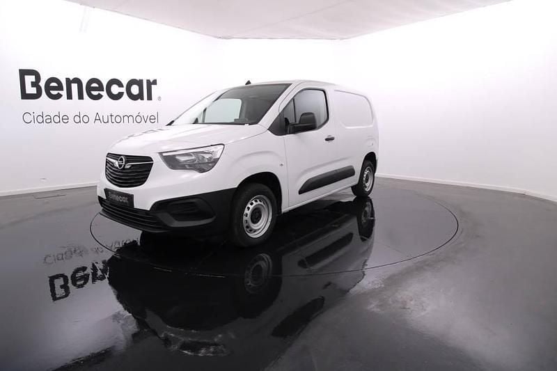 Branco Usado 2023 Opel Combo Monovolume | € 19.900 (Preço justo) - Imagem 1/4