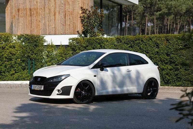Branco Usado 2010 Cupra Ibiza | € 10.900 - Imagem 1/4