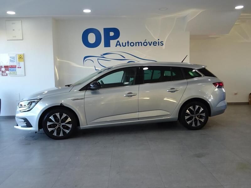 Usado Renault Mégane IV 140 HP (102 kW) 2021 Cinzento Carrinha