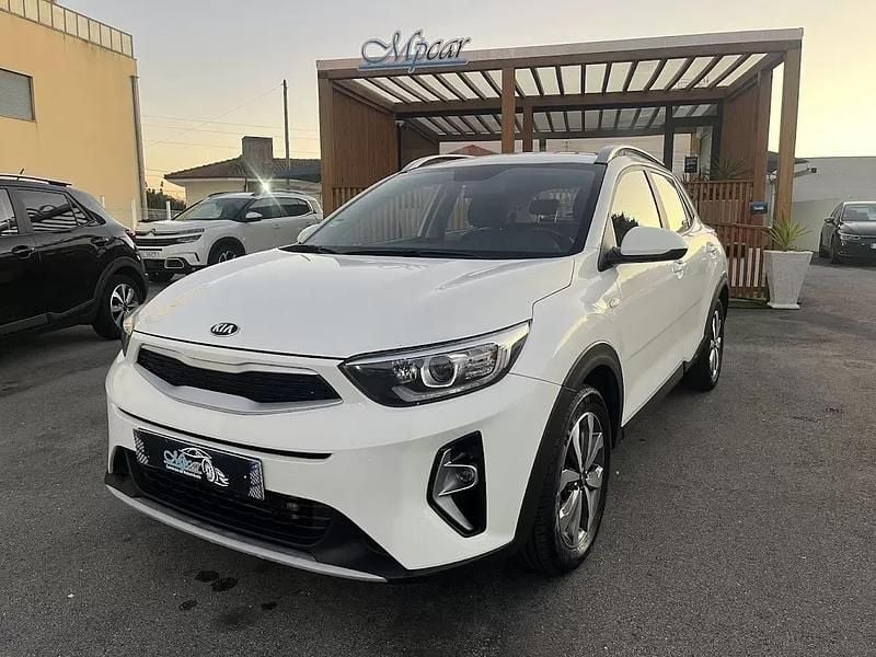 Branco Usado 2021 Kia Stonic EX SUV | € 13.750 (Preço justo) - Imagem 1/4