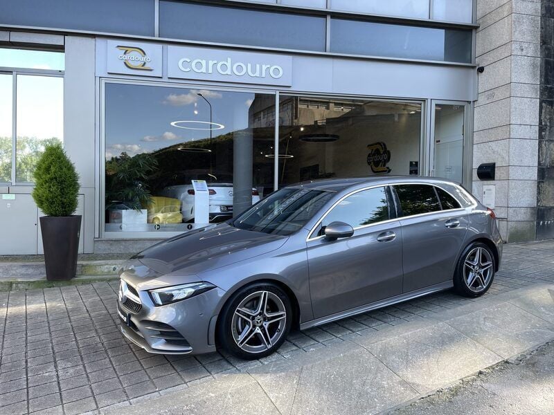 Usado Mercedes A200 150 HP (110 kW) 2020 Cinzento preto Citadino