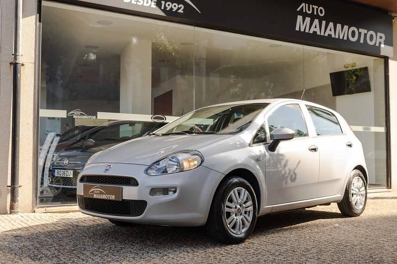 Cinzento Usado 2016 Fiat Grande Punto Citadino | € 6.500 (Preço justo) - Imagem 1/4